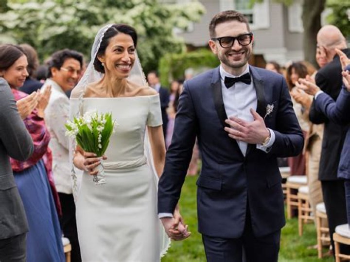 Huma Abedin- Net Worth, Husband, Marriage, Age, Height, Ethnicity